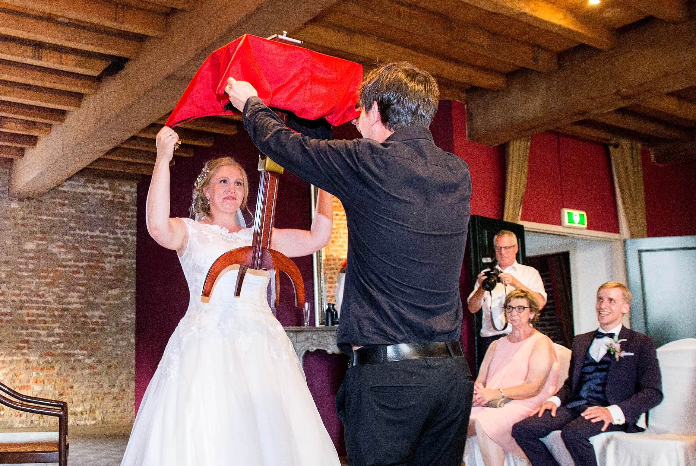 Zauberer Düren Tischschwebe Braut Zauberer Düren Tischschwebe Braut