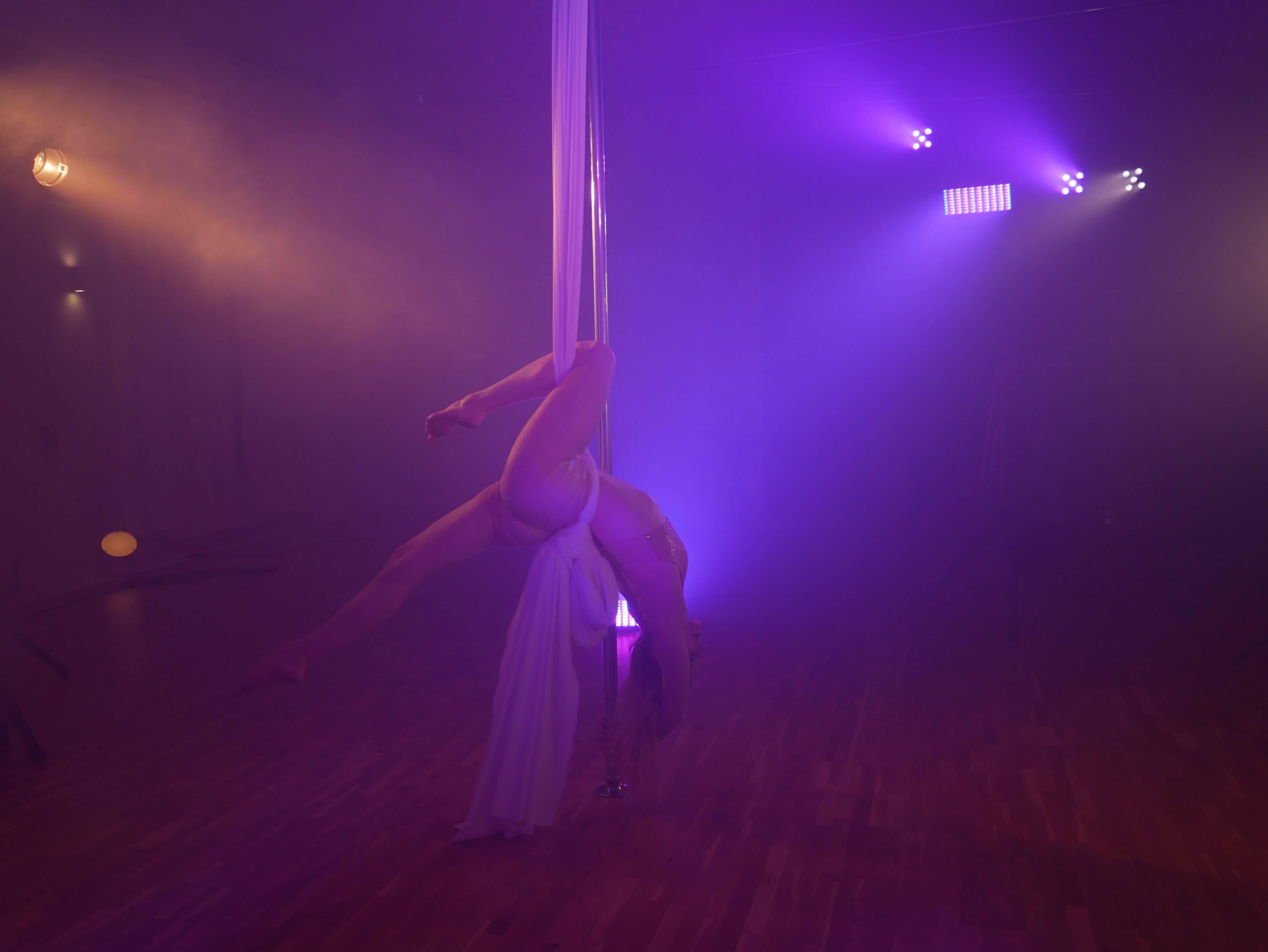 Pole Show Silk